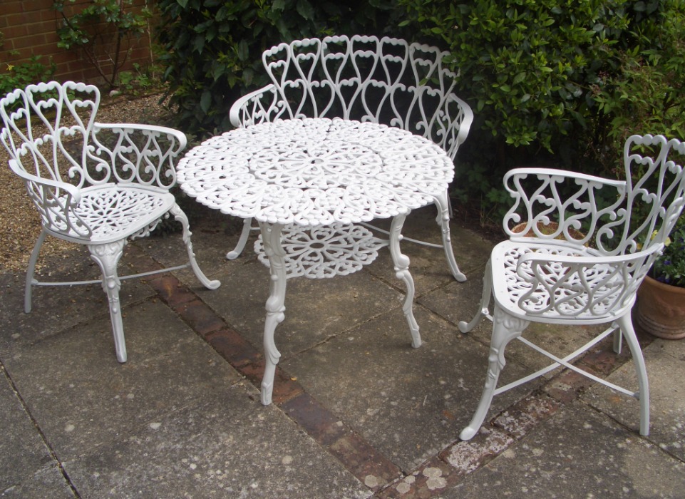 Sandblasting near me for vehicles, gates and furniture